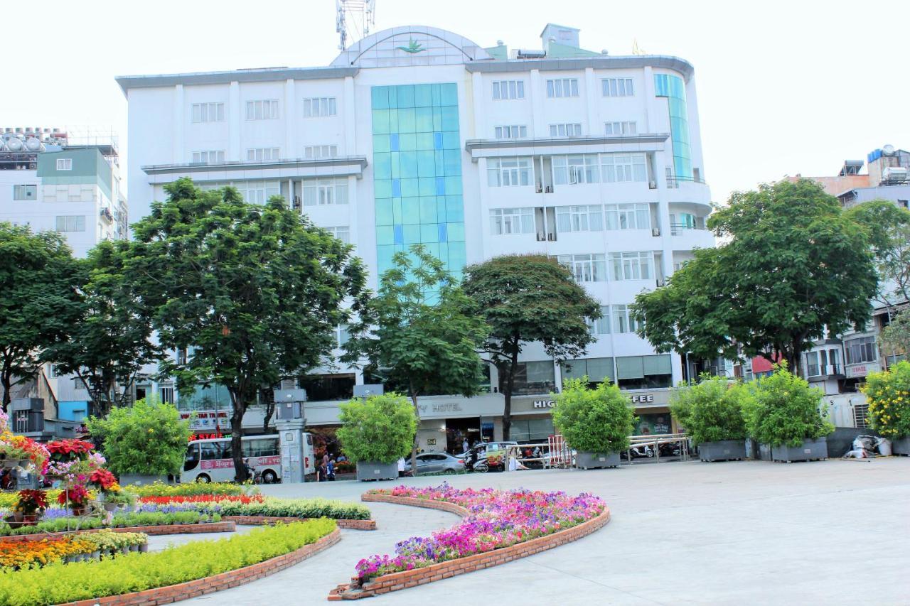 Liberty Hotel Saigon Greenview Cidade de Ho Chi Minh Exterior foto