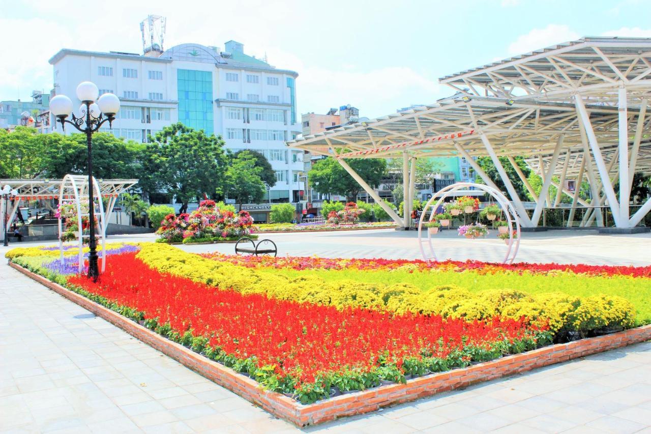 Liberty Hotel Saigon Greenview Cidade de Ho Chi Minh Exterior foto