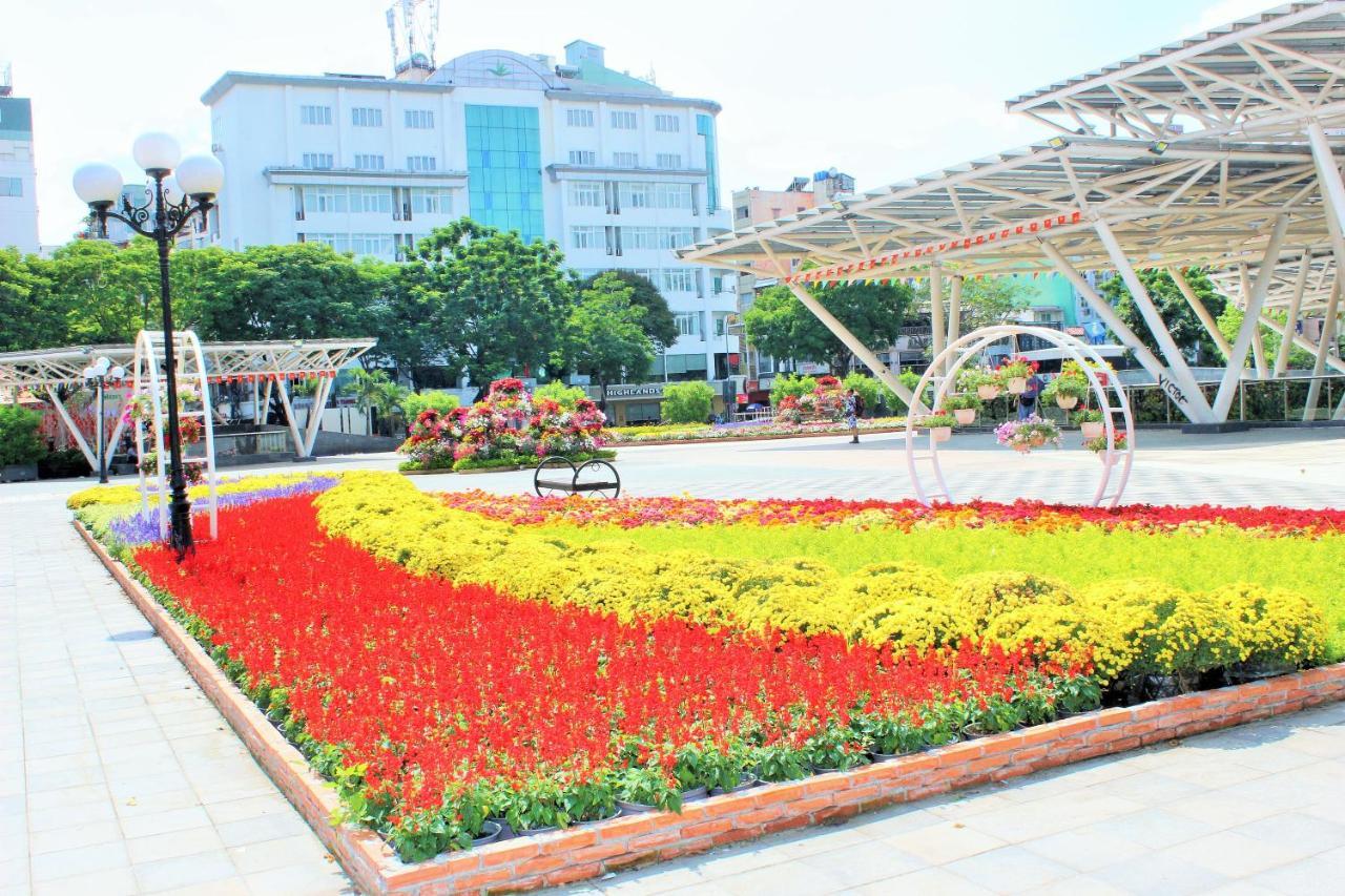 Liberty Hotel Saigon Greenview Cidade de Ho Chi Minh Exterior foto